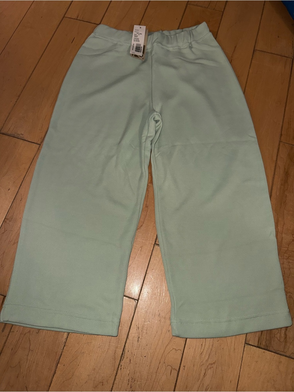 Women’s Mint Green capris